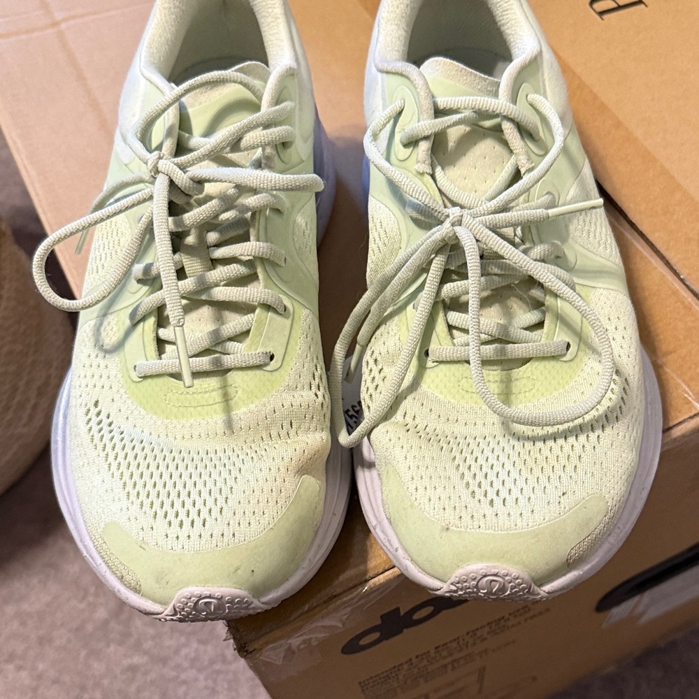 Women's Light Green Athletic Shoes - Dewy